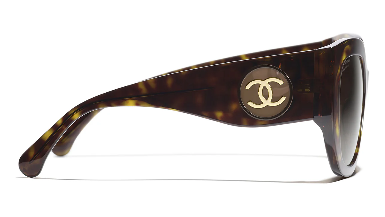 CHANEL 5550 C714/83 Sunglasses - Image 3