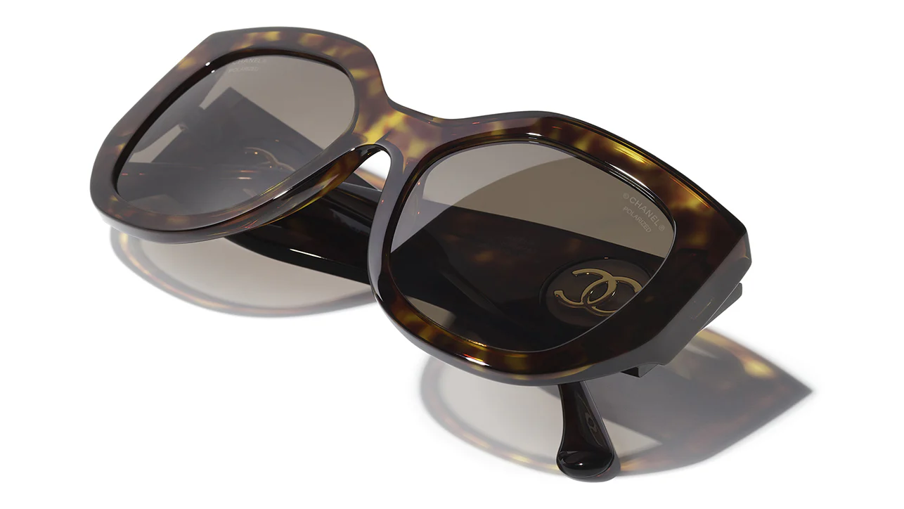 CHANEL 5550 C714/83 Sunglasses - Image 4
