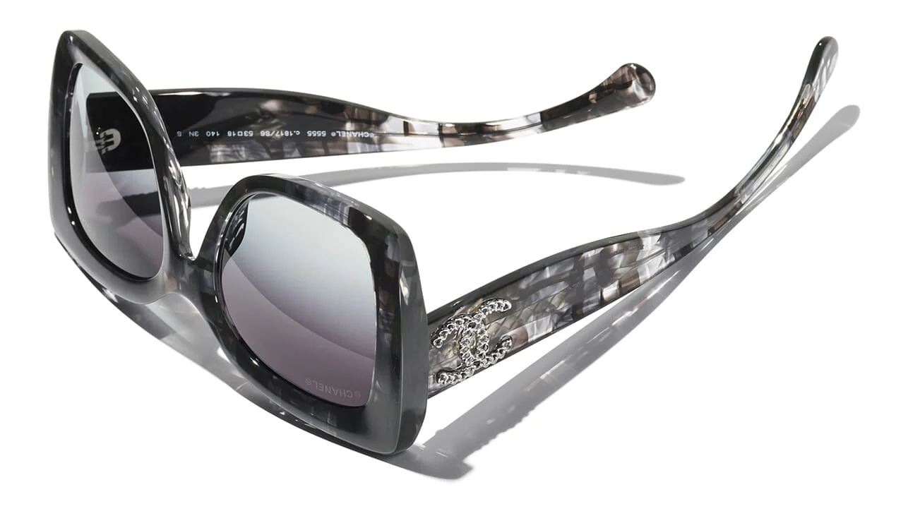 CHANEL 5555 1817/S6 Sunglasses - Image 4