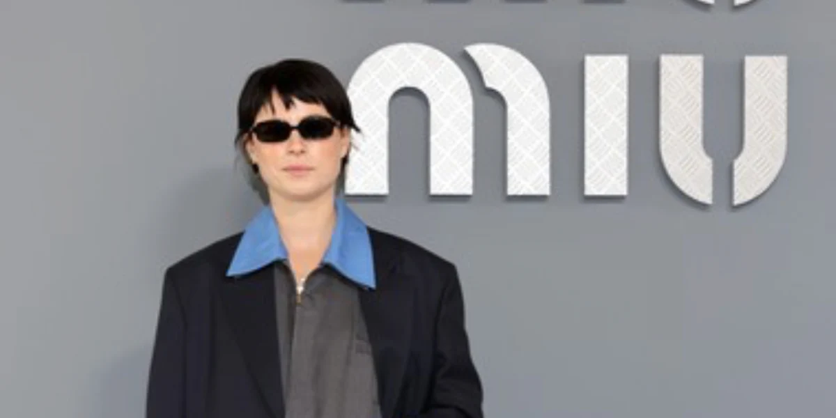 Miu Miu Regard MU 11ZS 16K5S0 - As Seen On Charli D'Amelio & Felicity Jones - Image 9