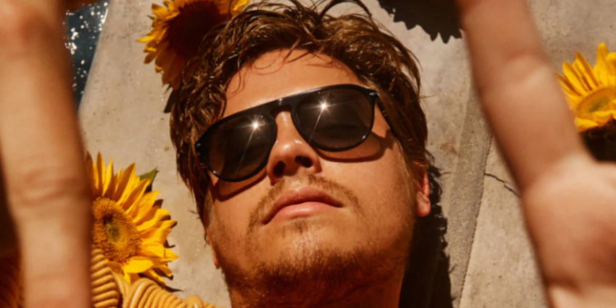 Persol 3302S 95/M3 Polarised - As Seen On Dylan Sprouse & Rob Lowe - Image 4