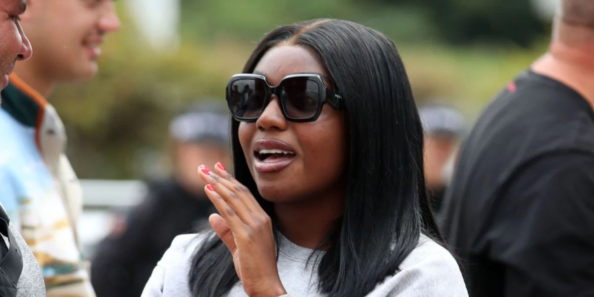 Prada PR 28ZS 16K90A - As Seen On Whitney Adebayo - Image 4