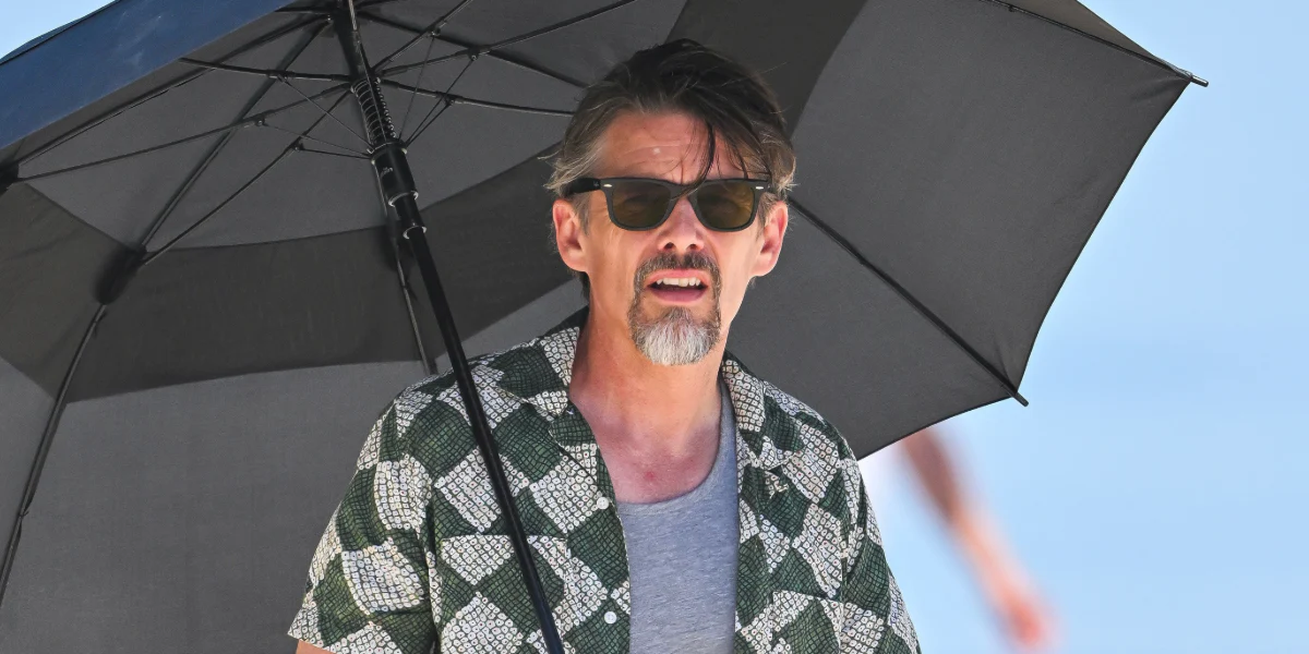 Ray-Ban Wayfarer Ease RB 4340 601 - As Seen on Charles Leclerc & Ethan Hawke - Image 6
