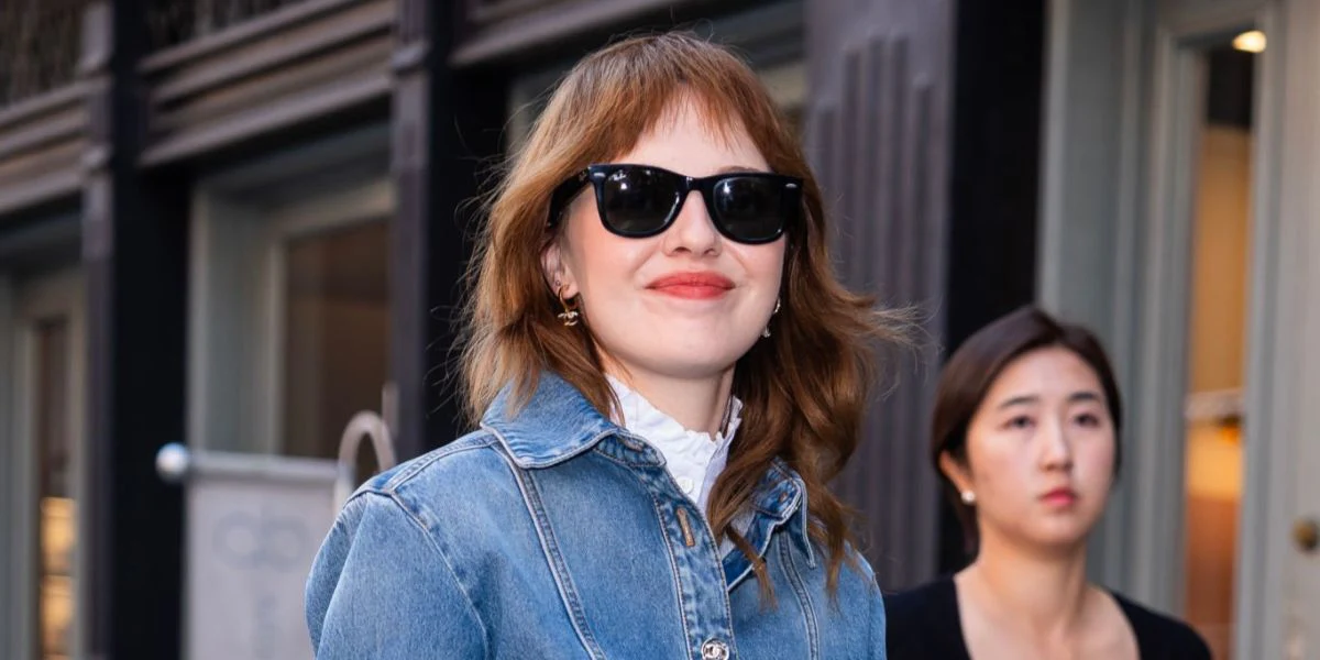 Ray-Ban Wayfarer Ease RB 4340 601 - As Seen on Charles Leclerc & Ethan Hawke - Image 7