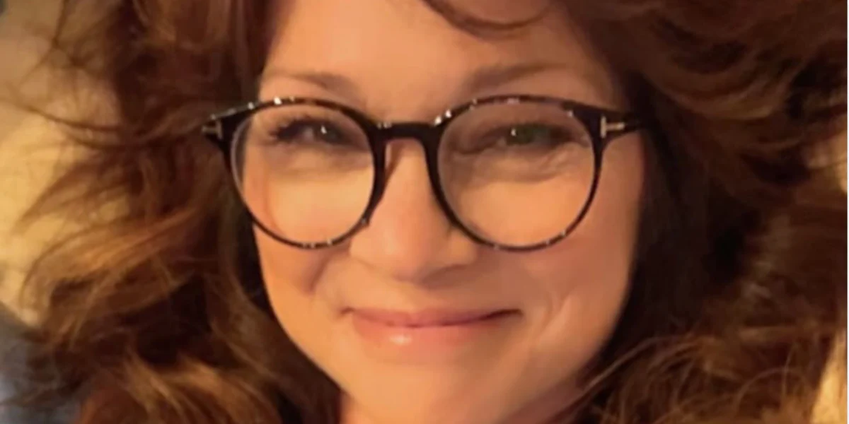 Tom Ford TF5695-B 052 Blue Control - As Seen On Valerie Bertinelli - Image 4